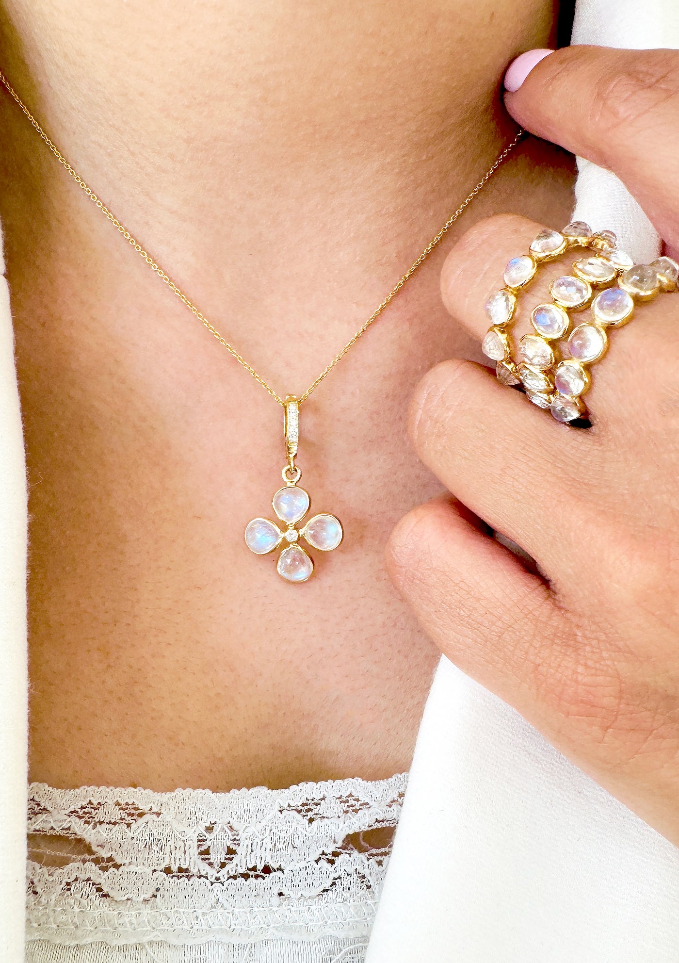 Rainbow Moonstone & Diamond Four Leaf Clover Pendant In 18K Yellow Gold - Tresor Collection 18K gold Rainbow Moonstone pendant – artisanal clover design by Tresor Collection