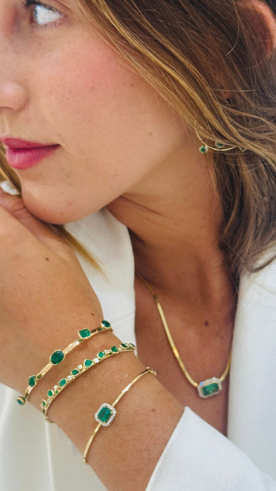 Emerald Rectangle And Diamond Pendant With Necklace In 18K Yellow Gold
