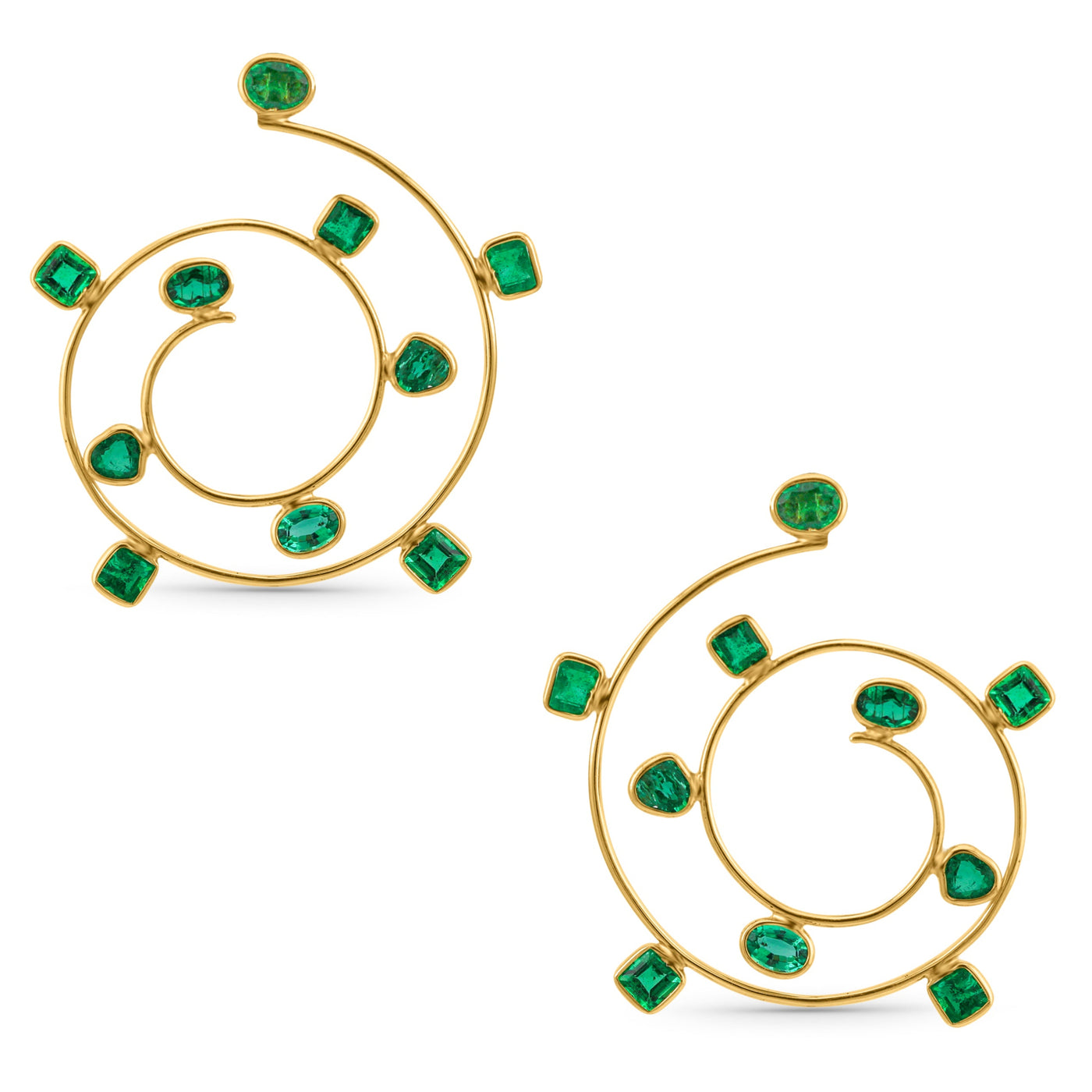 Emerald Oval Mix Shape Earring In 18K Yellow Gold