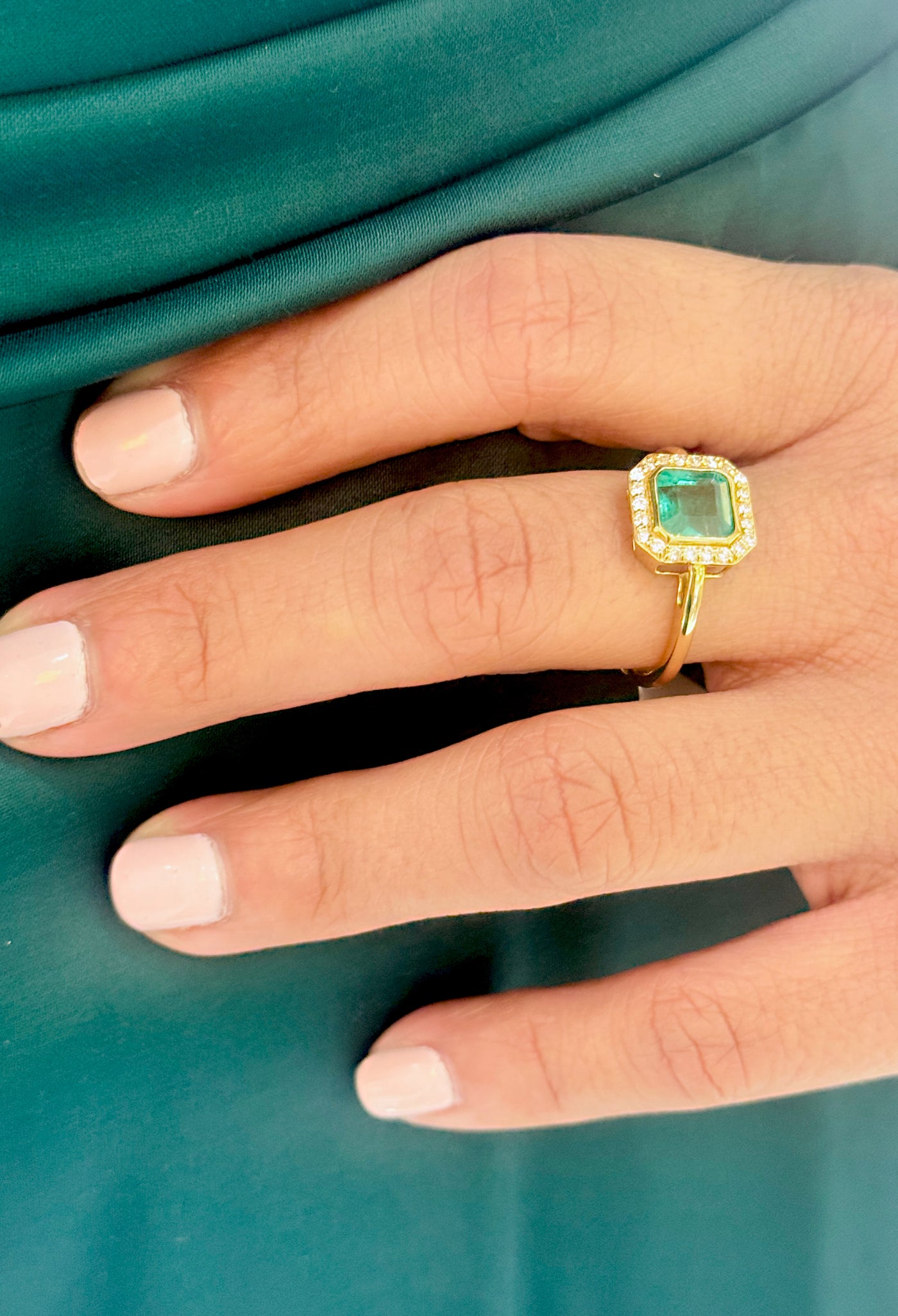 Emerald & Diamond in 18K Yellow Gold