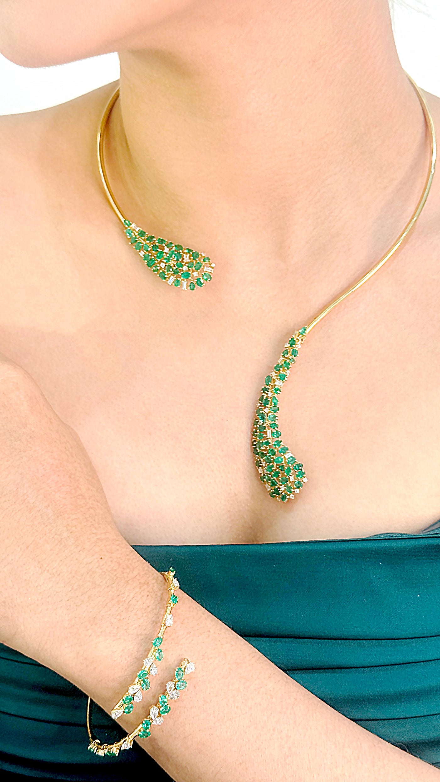 Emerald & Diamond Necklace in 18K Yellow Gold