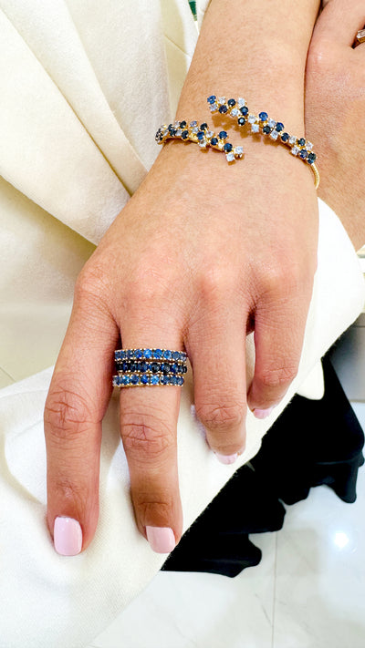 Blue Sapphire Round Ring In 18K Yellow Gold