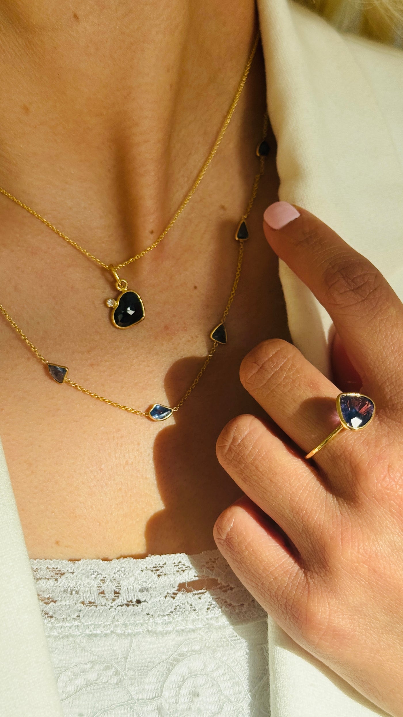 18K Yellow Gold Blue Sapphire Ring – Modern Floral Design by Tresor Collection